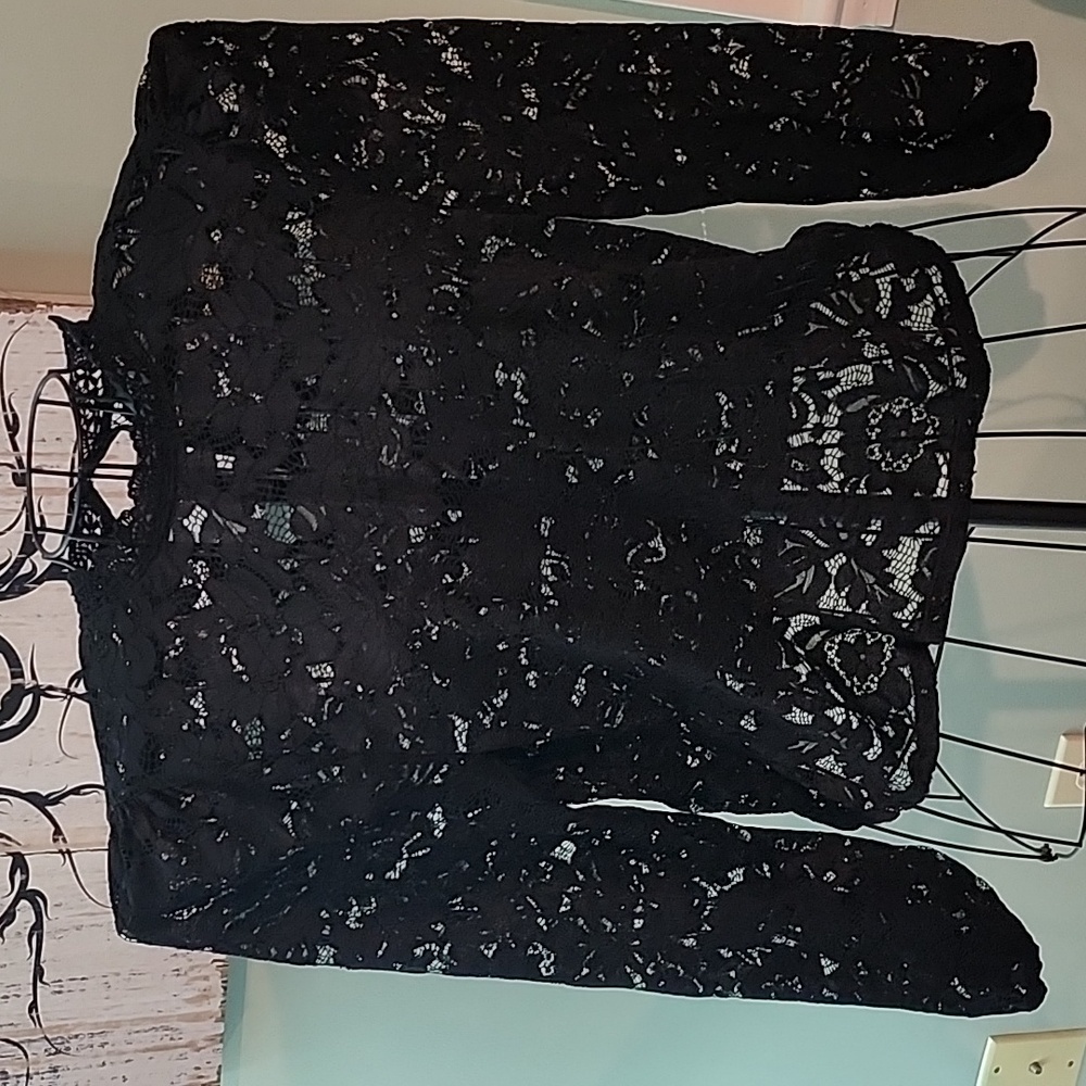 Black lace keyhole back puff sleeve blouse